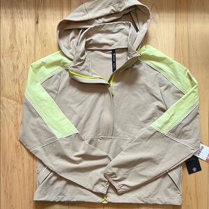 MPG Woman’s Rove Packable Anorak